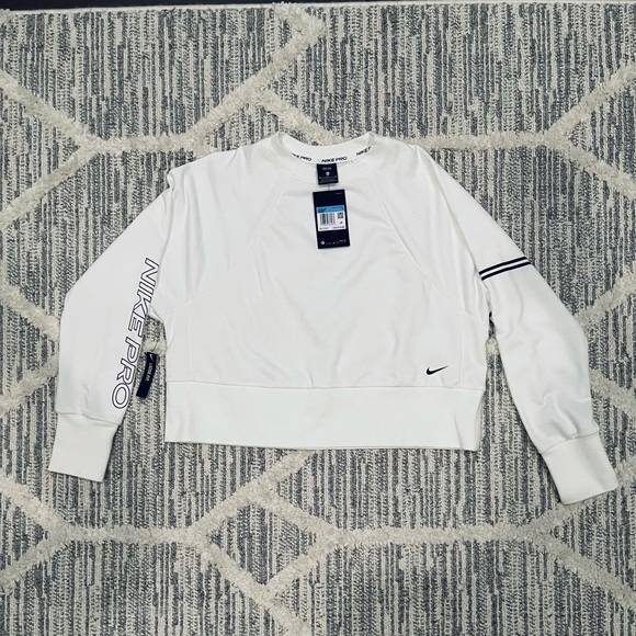 🆕 Nike cropped loose fit sweat shirt - Picture 1 of 5